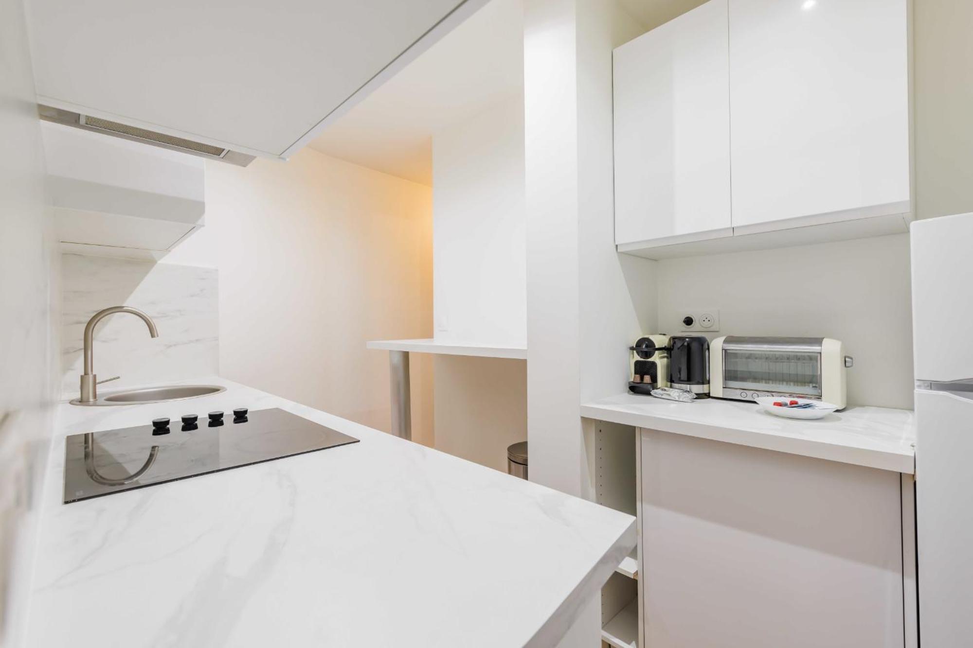 Appartement Chic Parisian Retreat - Porte De Montreuil - 2 *
