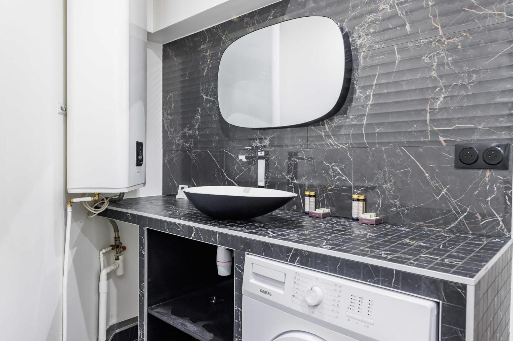 Chic Parisian Retreat - Porte De Montreuil - 2 Appartement
